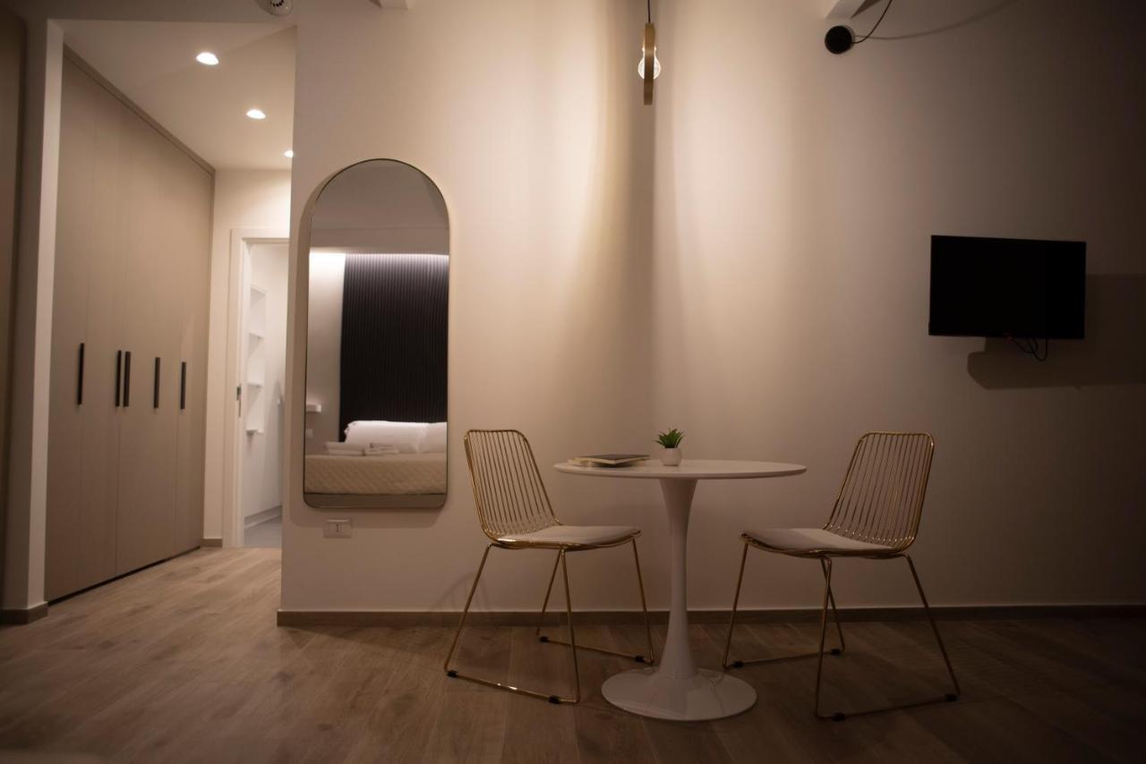 House Room Civico 56 Crotone Exterior photo