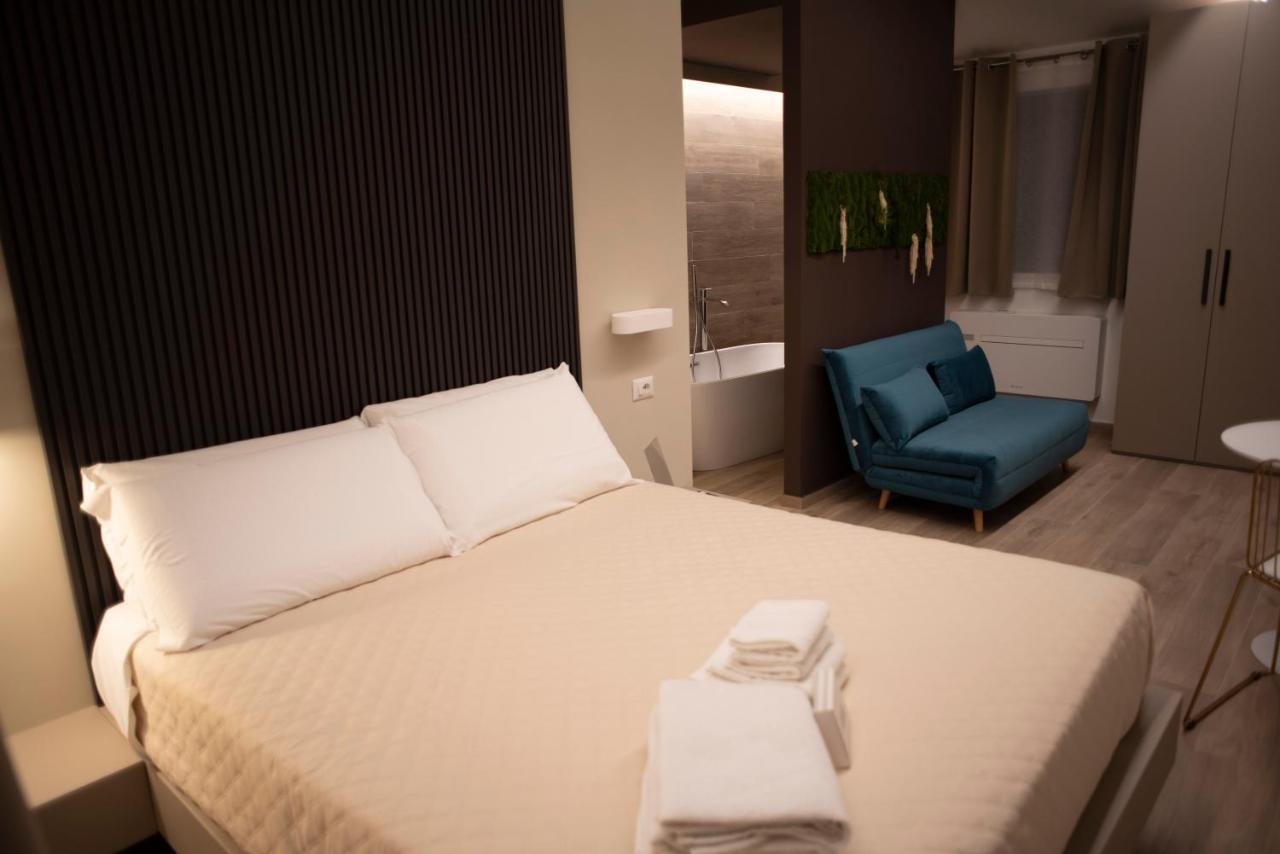 House Room Civico 56 Crotone Exterior photo